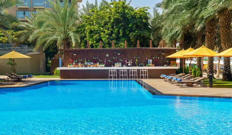 Middle-east-holidays-dubai-rixos-the-palm-dubai-hotel-and-suites-hotel-the-breeze-pool-bar